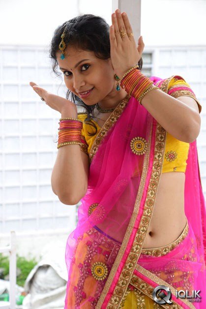 Sumi-Ghosh-At-Lovers-Park-Movie-Opening